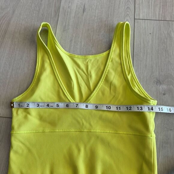 Lululemon women’s top size M - Picture 4 of 5